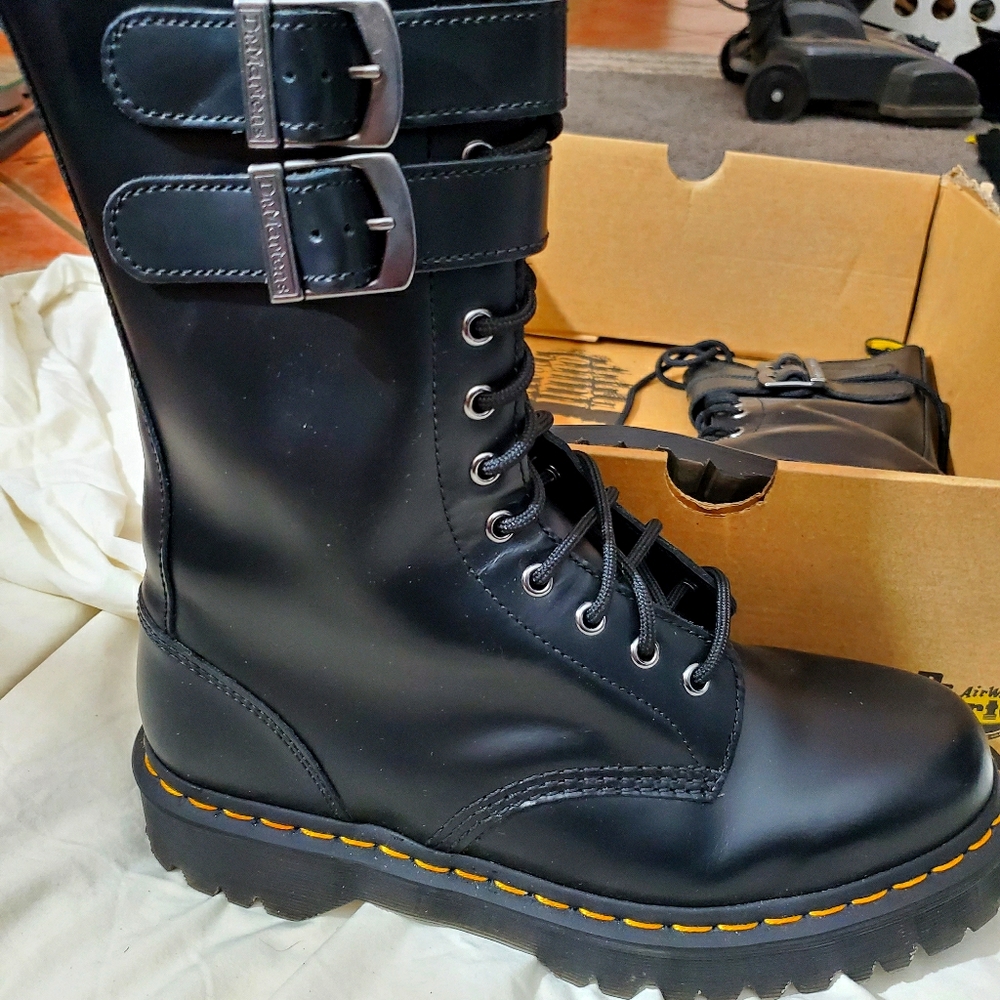 Caspian Alt Black Dr Martin's